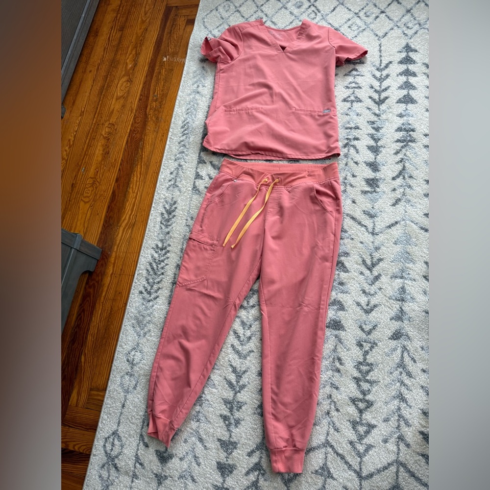 Figs Catarina Top and Zamora Joggers Discontinued color